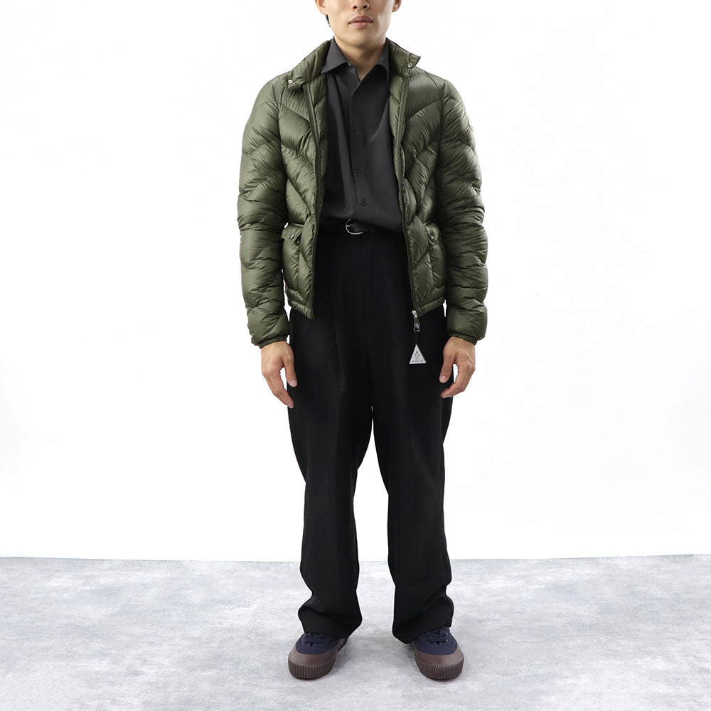 モンクレール 1A535 00 C0355 818 ダウンジャケット