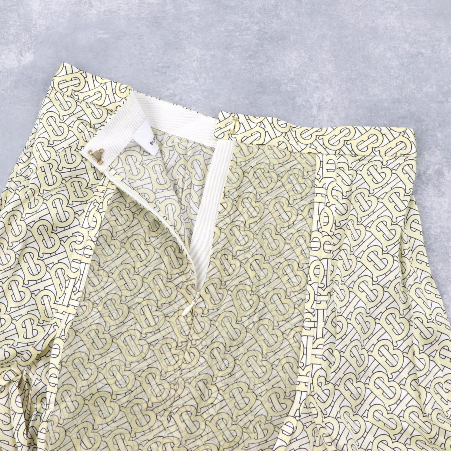 バーバリー スカート 8016883 A7309 イエロー ミディ丈