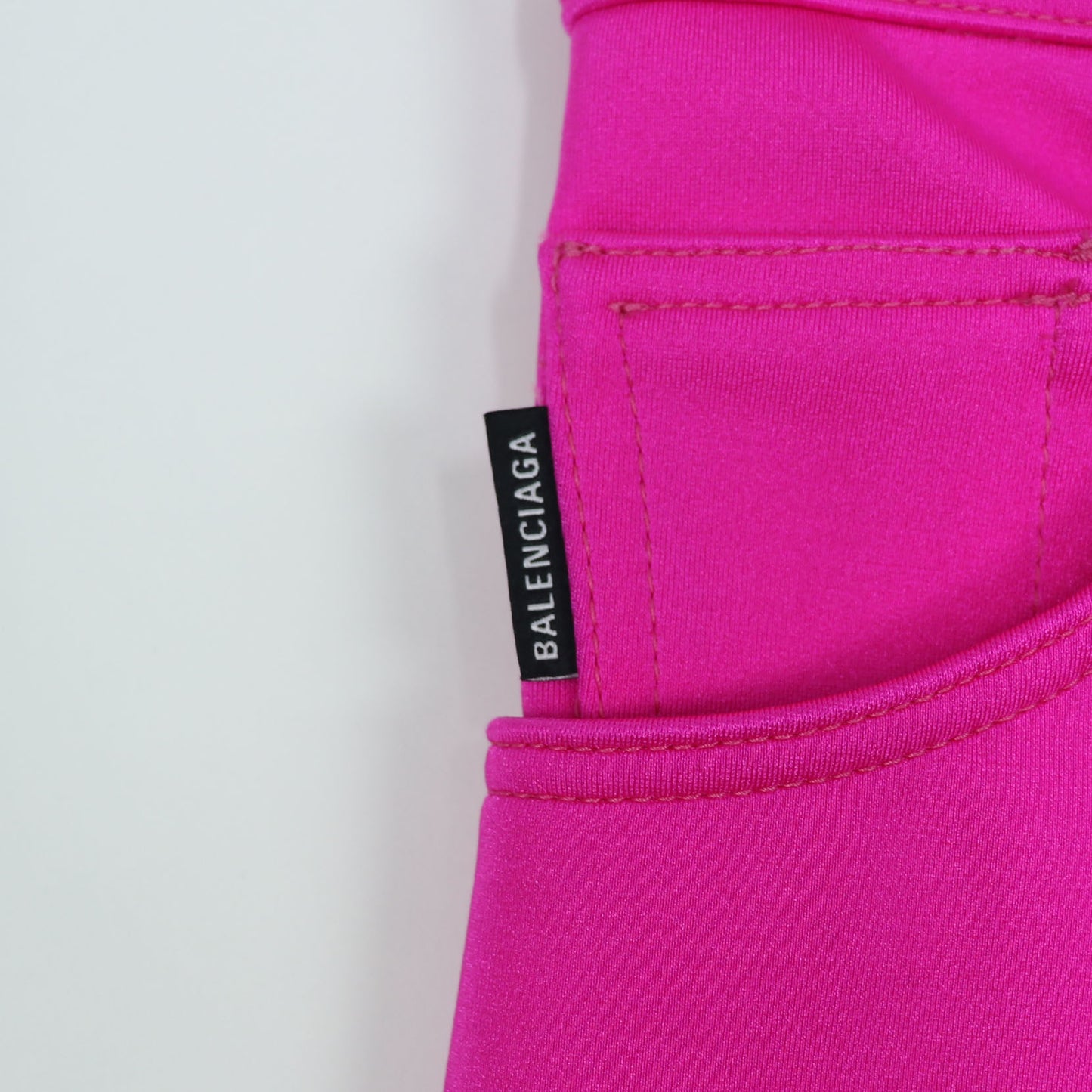 バレンシアガ 704752 TVK15 パンツ