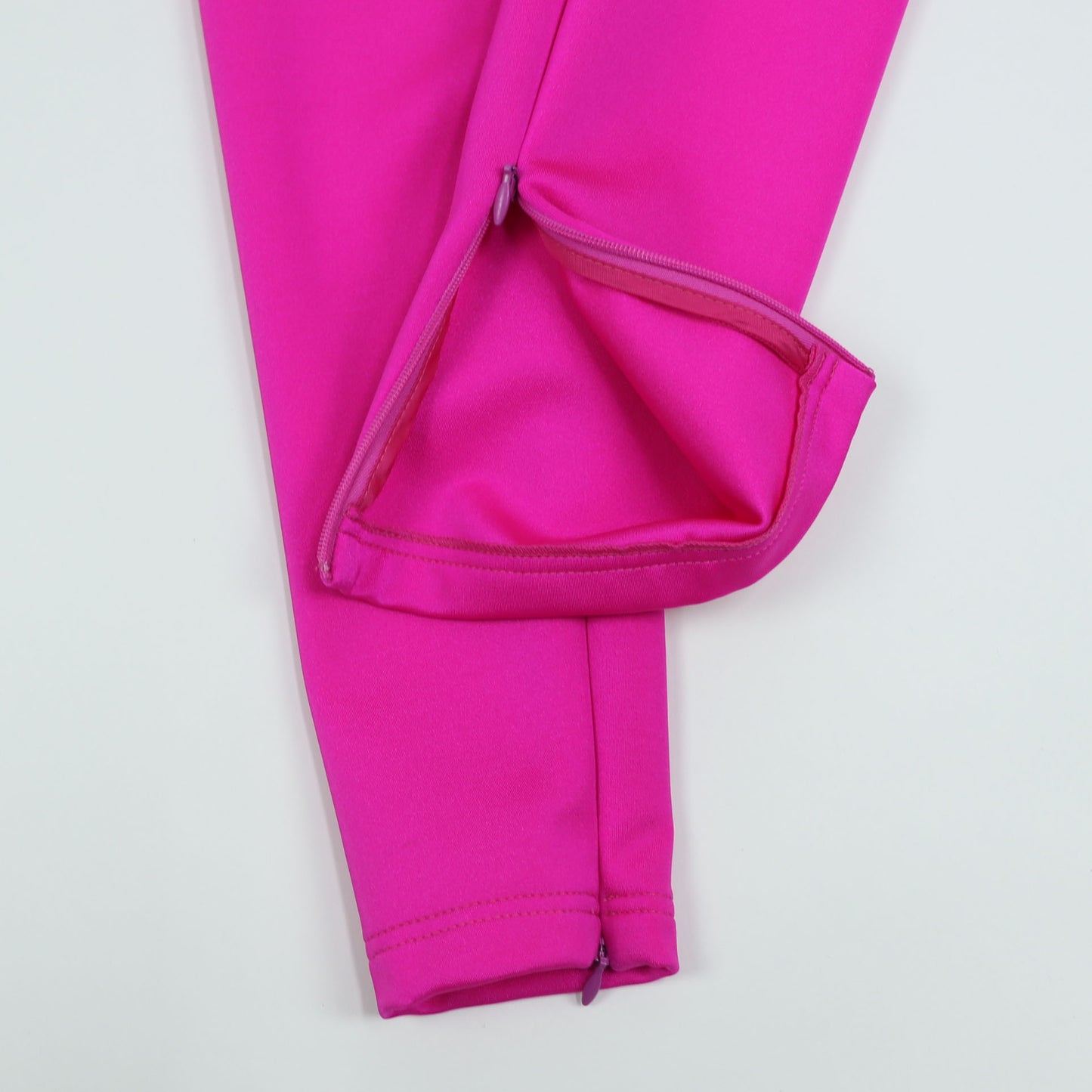 バレンシアガ 704752 TVK15 パンツ