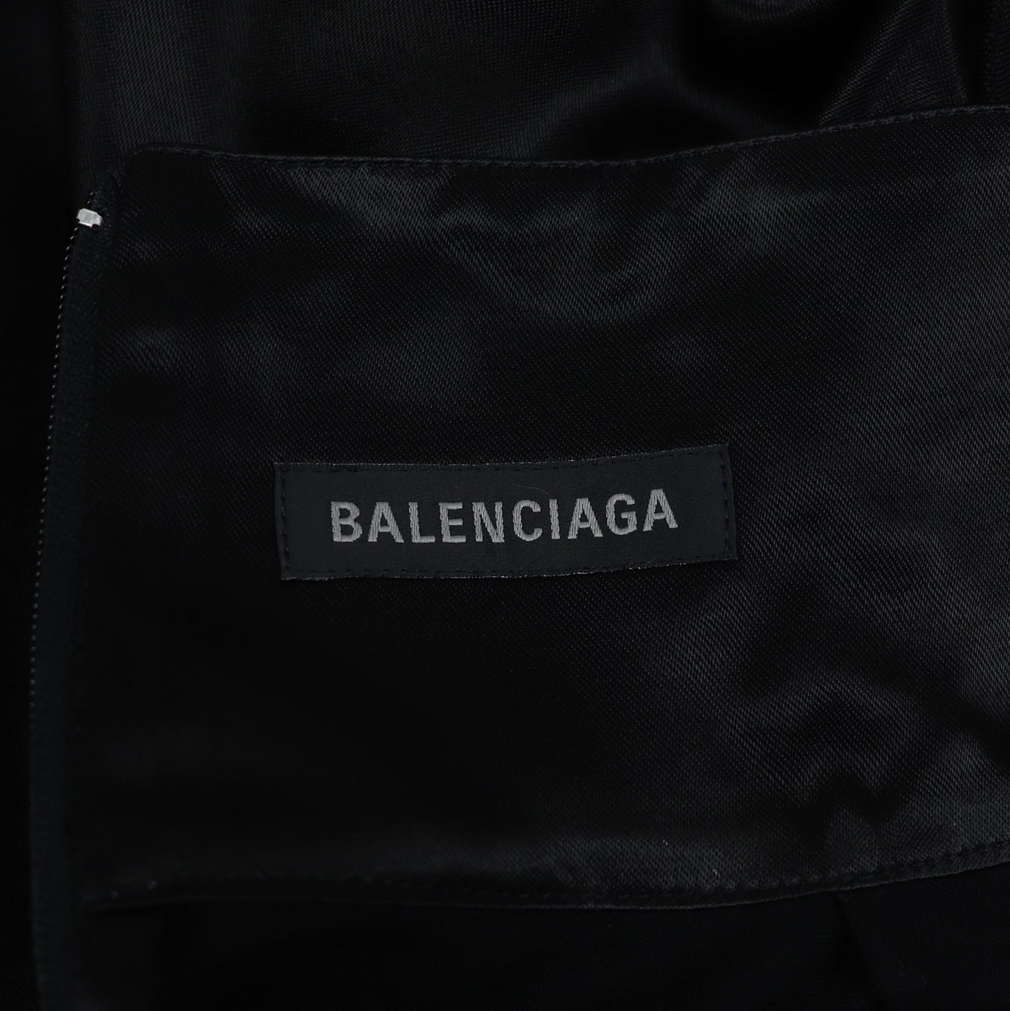 バレンシアガ 719995 TLO28 1000 ワンピース