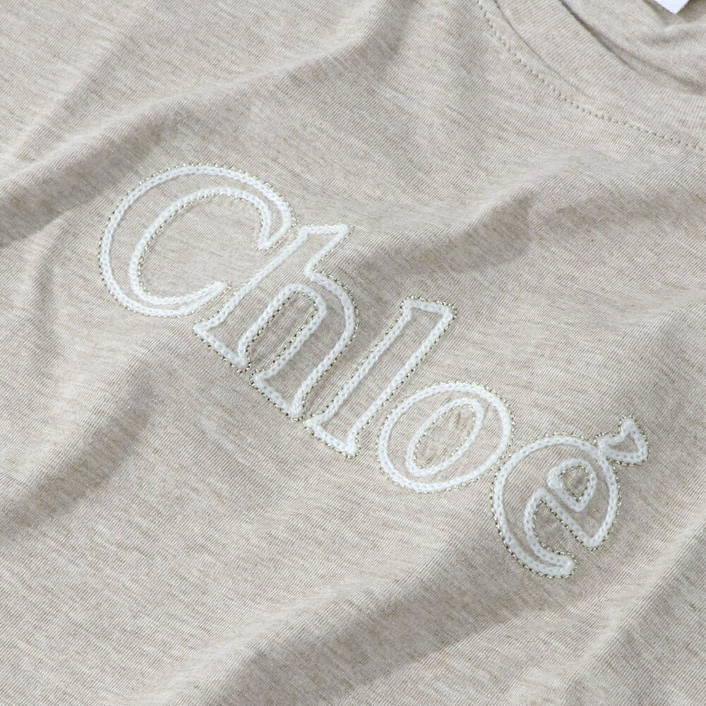 クロエ Chloe トップス Tシャツ・カットソー レディース ベージュ ホワイト コットン ロゴ 刺繍 クルーネック キッズモデル カットソー 半袖 C20112 C03