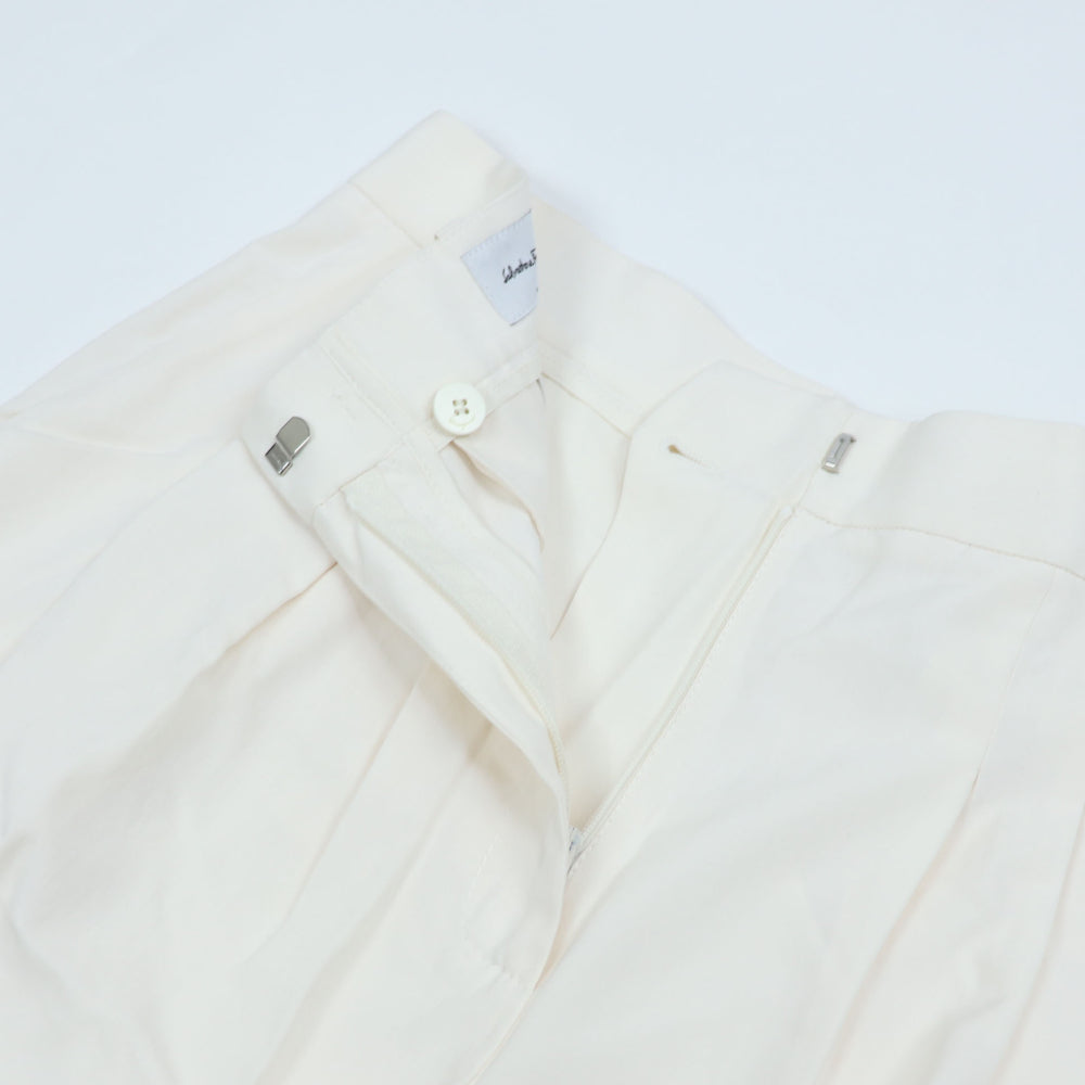 フェラガモ FERRAGAMO パンツ ホワイト系 レディース