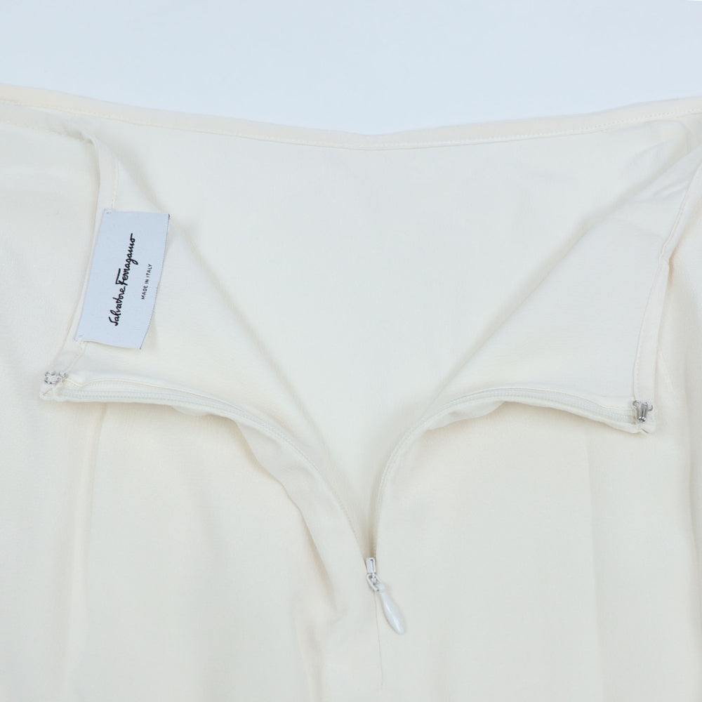 フェラガモ FERRAGAMO スカート ホワイト系