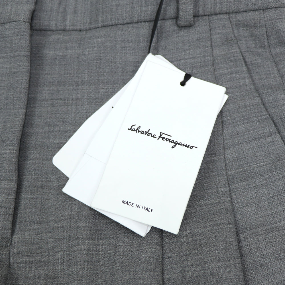 フェラガモ FERRAGAMO プリーツパンツ グレー