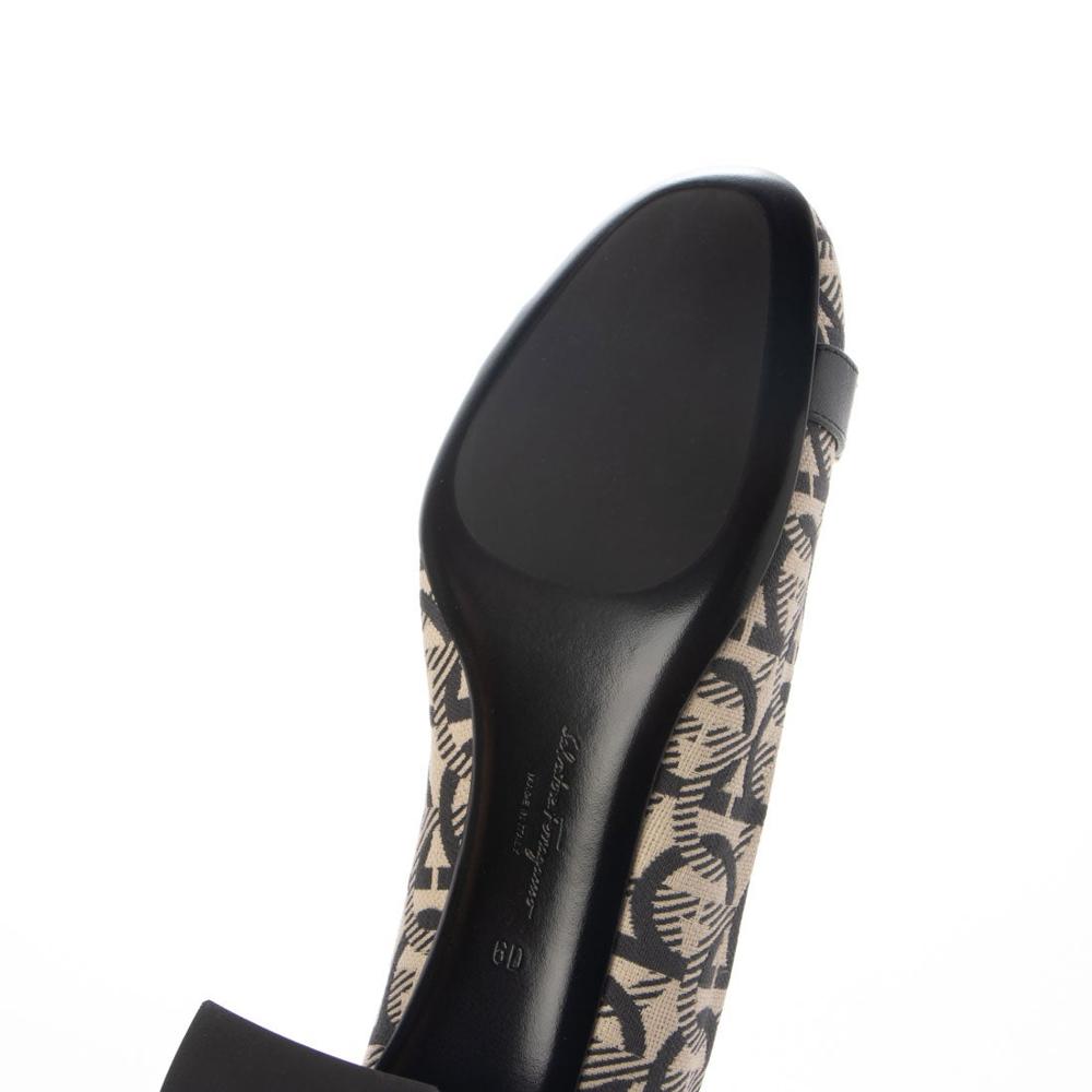 フェラガモ パンプス 01P459 704751 レディース ブラック