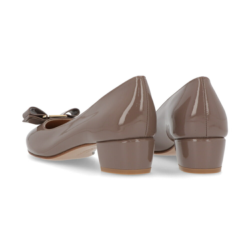 FERRAGAMO パンプス グレージュ レザー ヴァラリボン  VARA 1 740693