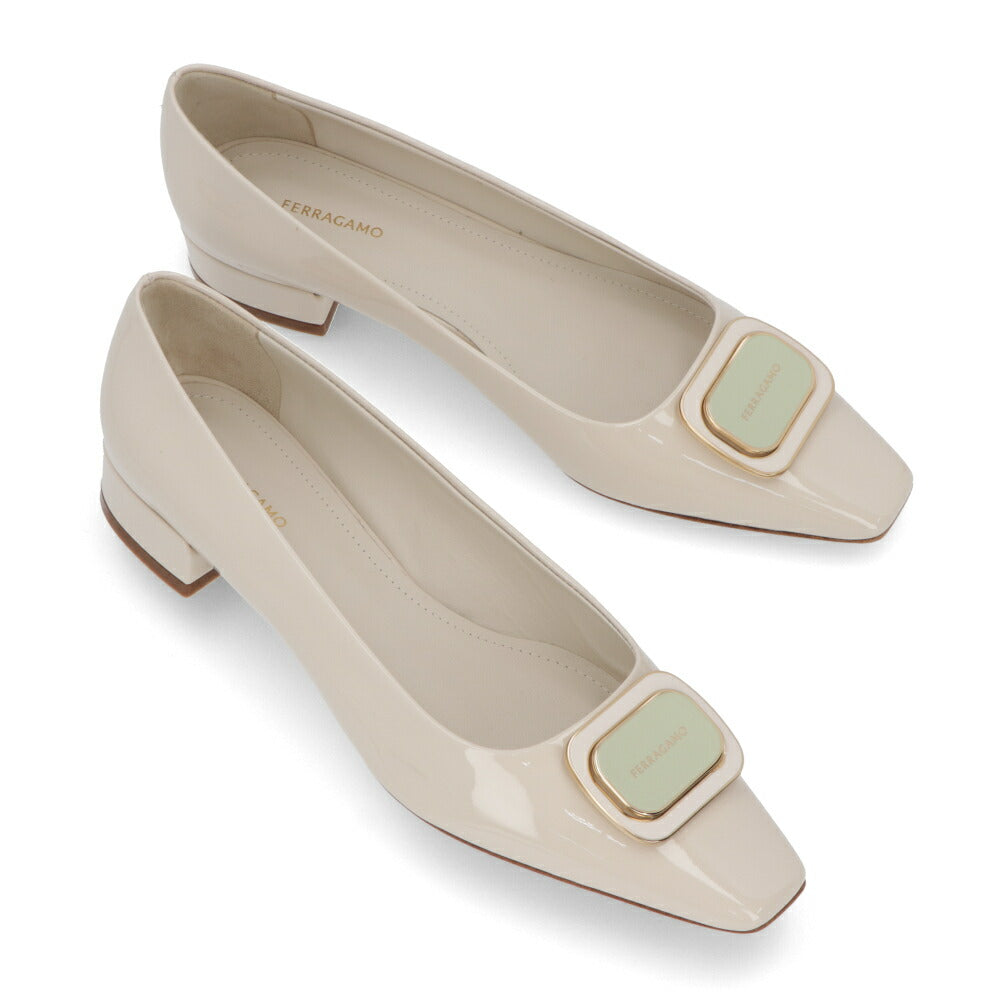FERRAGAMO パンプス クリーム ポインテッドスクエアトゥ ガンチーニ