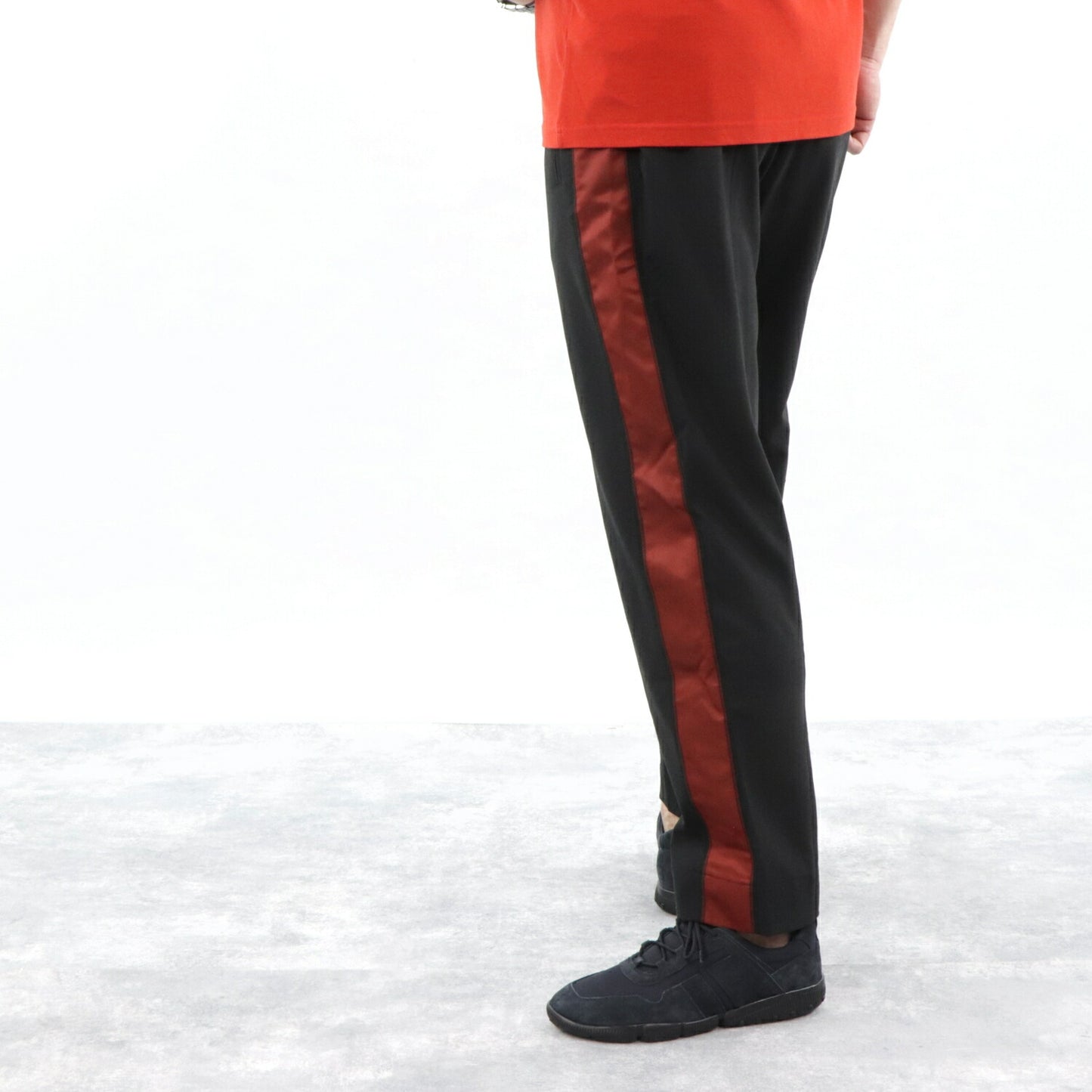 ケンゾー KENZO ボトムス ロングパンツ メンズ ブラック レッド サイドライン ポケット付き テーパードパンツ パッチ F965PA2191RC 99