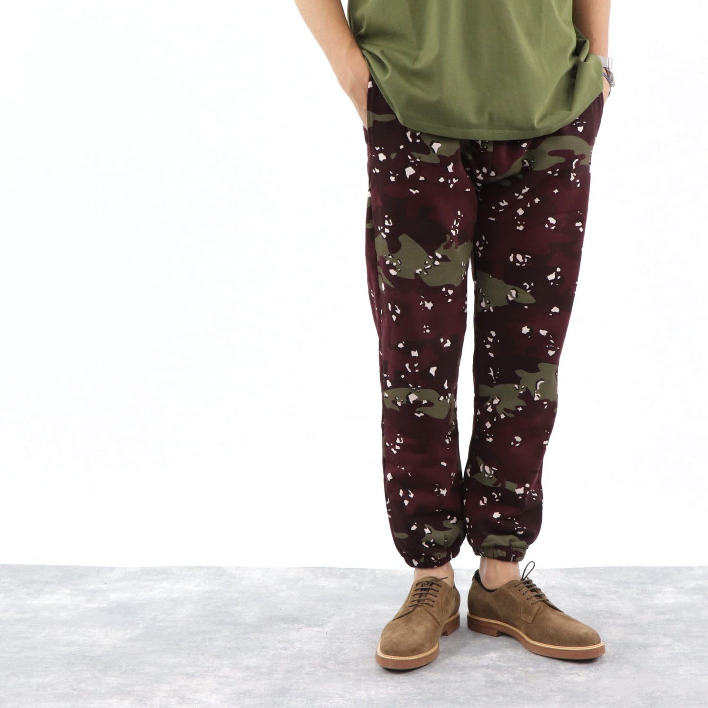 メゾン キツネ ボトムス JM01304KM0019 メンズ 迷彩