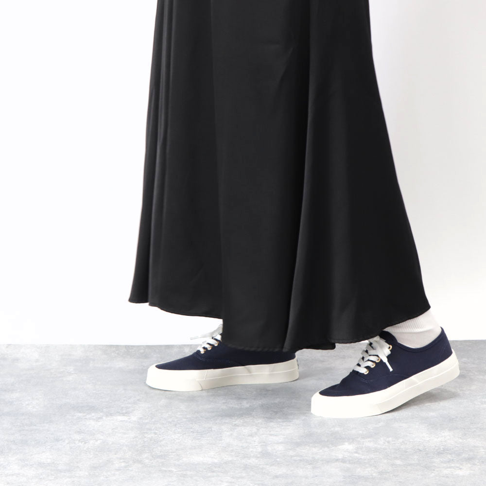 メゾン キツネ MAISON KITSUNE スニーカー ローカット CU04706WW9000 P480 キャンバス ユニセックス ネイビー 新品