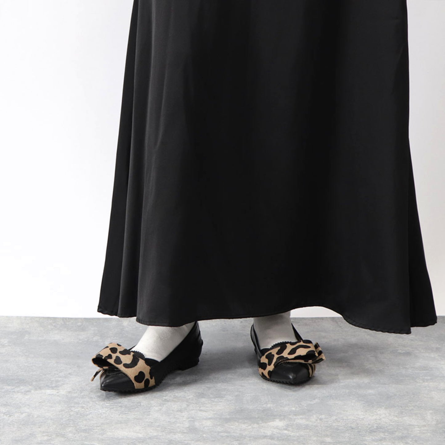 トッズ フラットシューズ XXW58B0BH60M8G3281 レザー