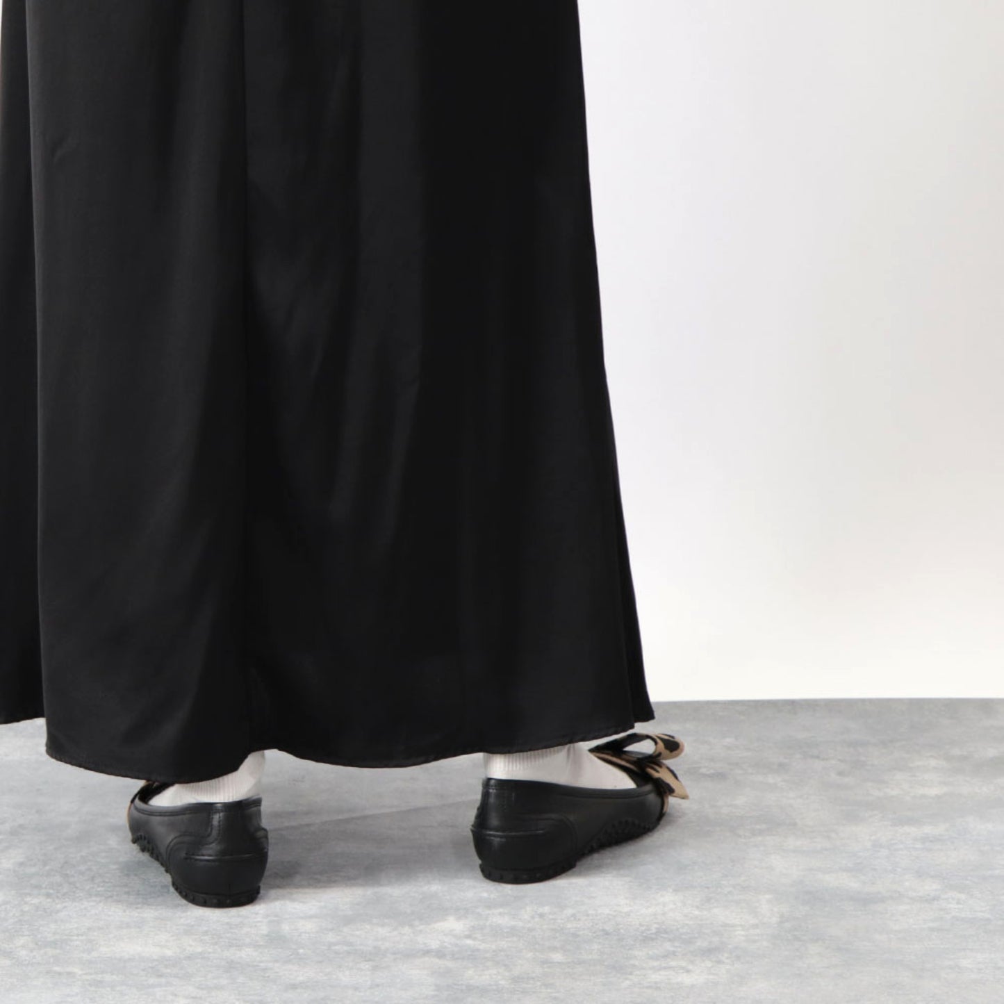 トッズ フラットシューズ XXW58B0BH60M8G3281 レザー