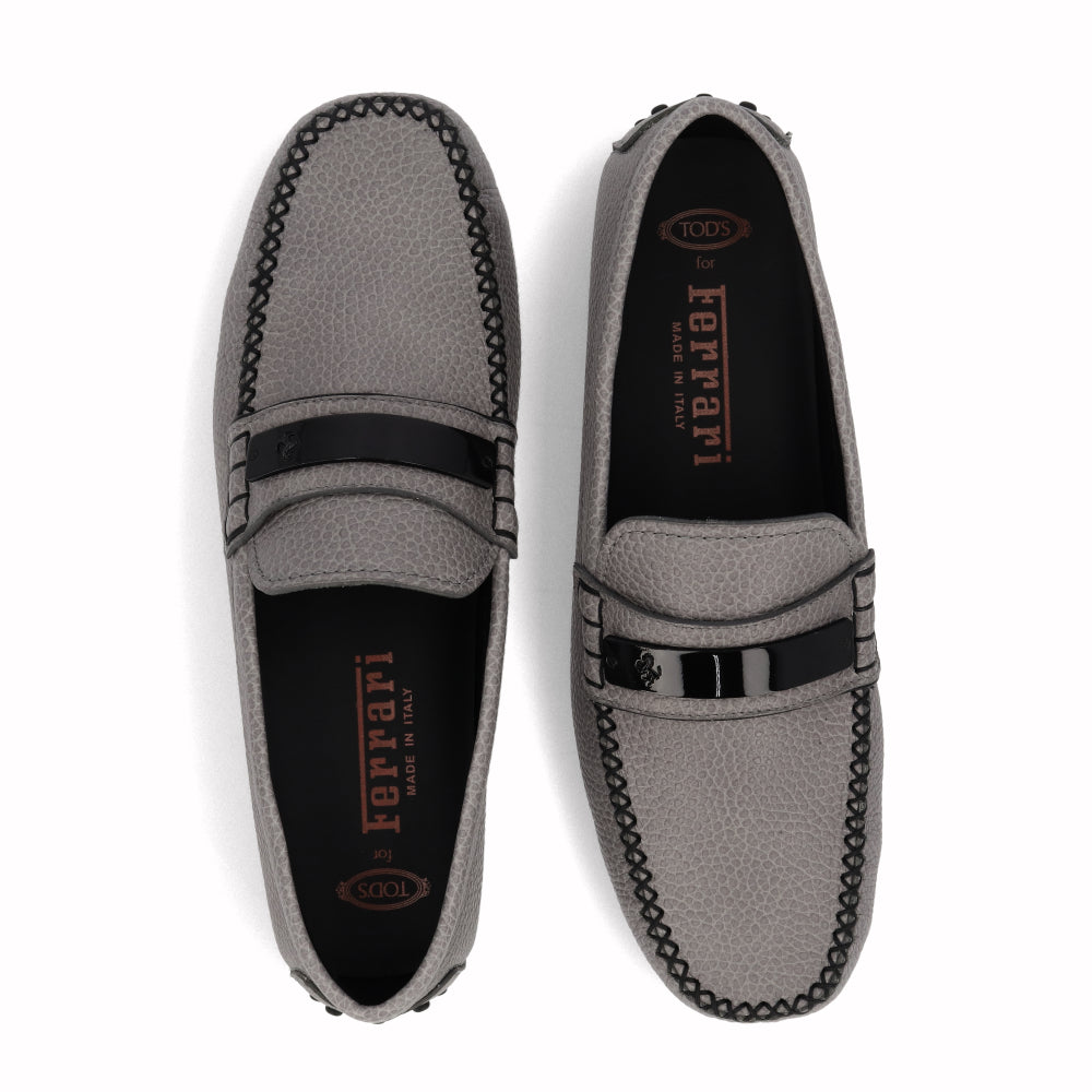 トッズ TODS シューズ レザーシューズ メンズ グレー レザー ゴンミーニ モカシン ドライビングシューズ フェラーリ Ferrari ロゴ