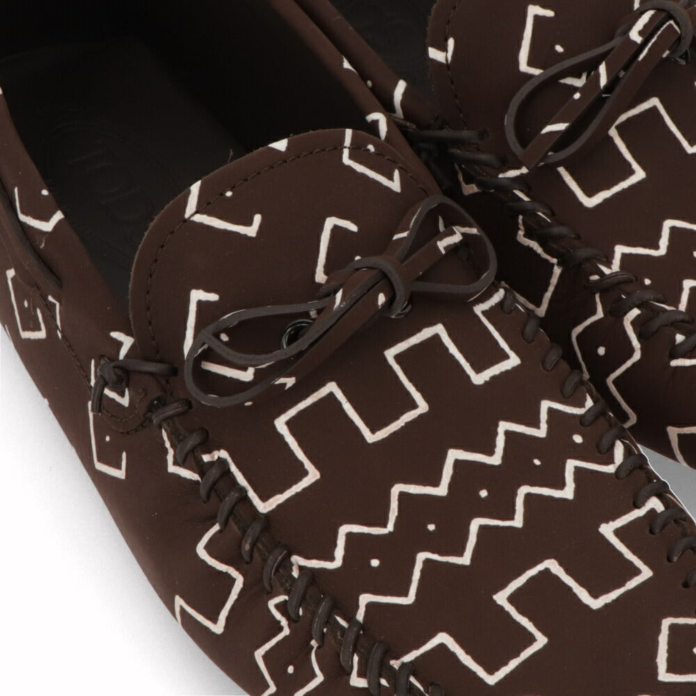 トッズ TOD'S シューズ レザーシューズ メンズ INFIL ATURA PELLE NEW GOMMINI 122 OSU ブラウン レザー ゴンミーニ ドライビングシューズ モカシン リボン 柄 XXM0GW0DQ20OSU S610