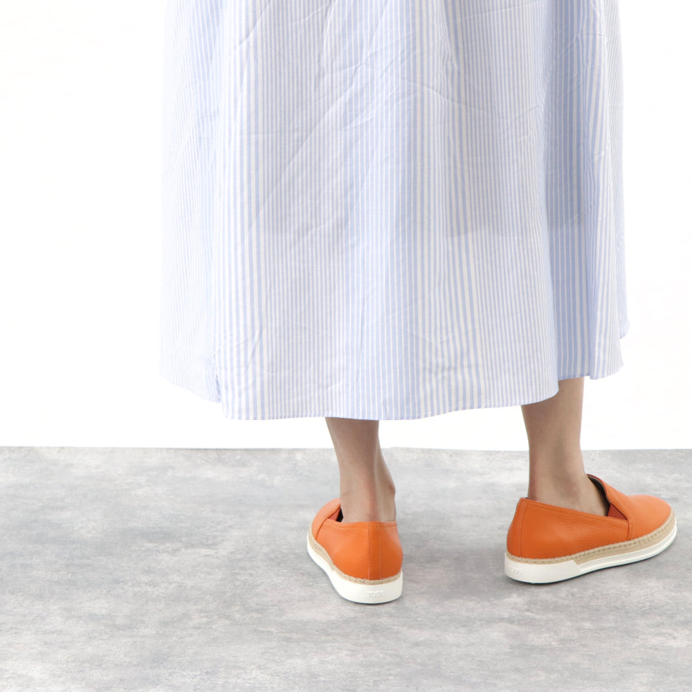 トッズ スリッポン スニーカー エスパドリーユ GOMMA RAFIA TV PANTOFOLA PELLE 5JI ARANCIO レディース オレンジ レザー フラットシューズ XXW0TV0J97Z5J1G803