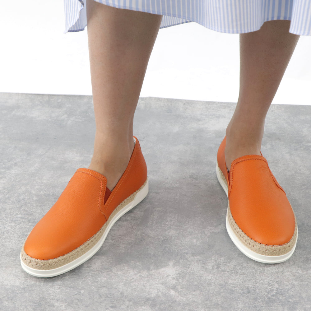 トッズ スリッポン スニーカー エスパドリーユ GOMMA RAFIA TV PANTOFOLA PELLE 5JI ARANCIO レディース オレンジ レザー フラットシューズ XXW0TV0J97Z5J1G803
