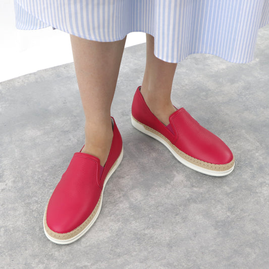 トッズ TOD’S スリッポン レッド ユニセックス