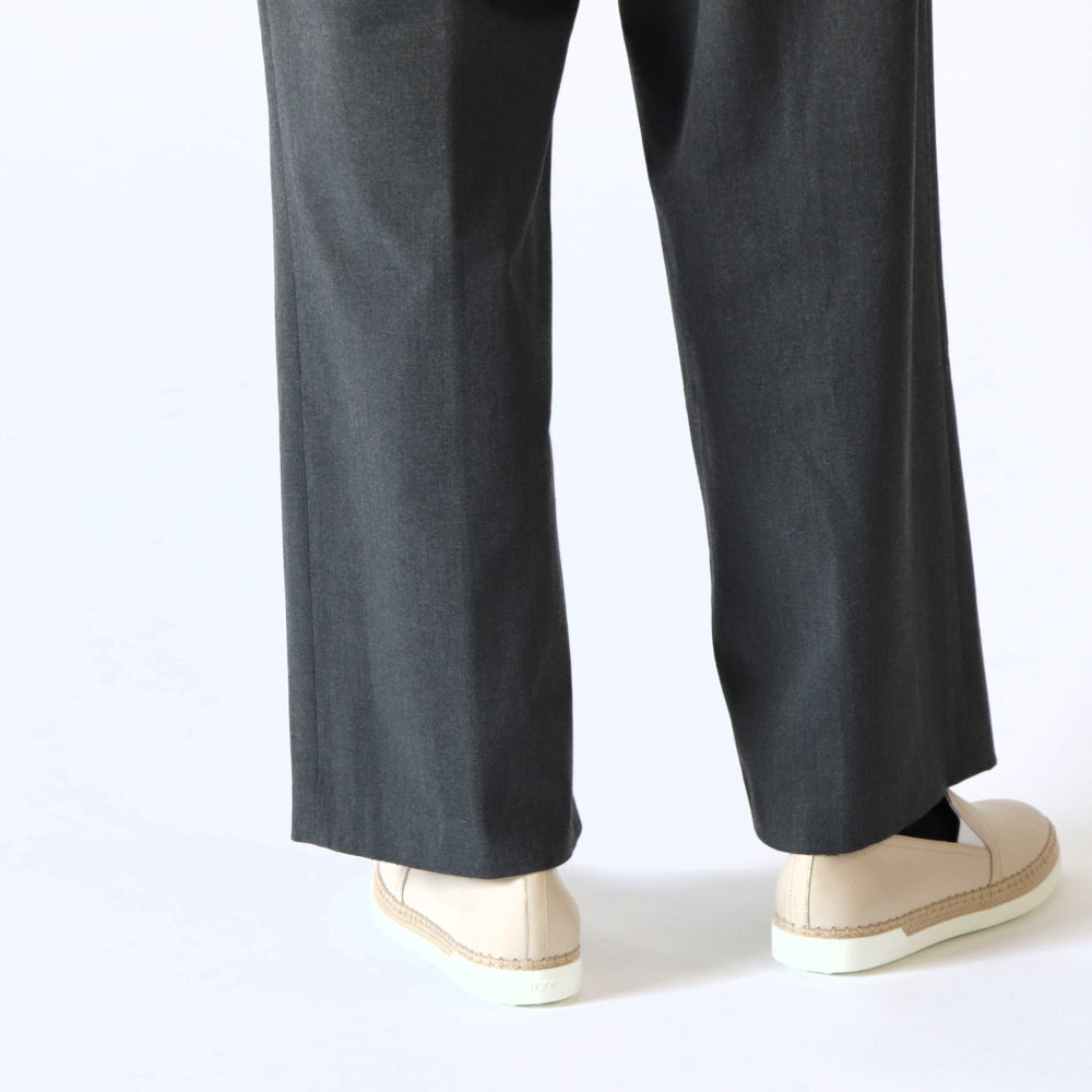 トッズ TOD’S スリッポン ベージュ レザー ユニセックス