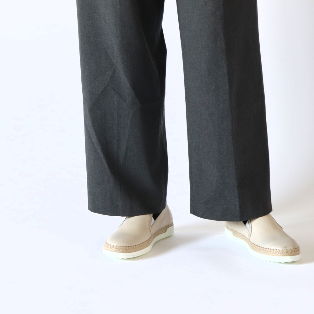 トッズ TOD’S スリッポン ベージュ レザー ユニセックス