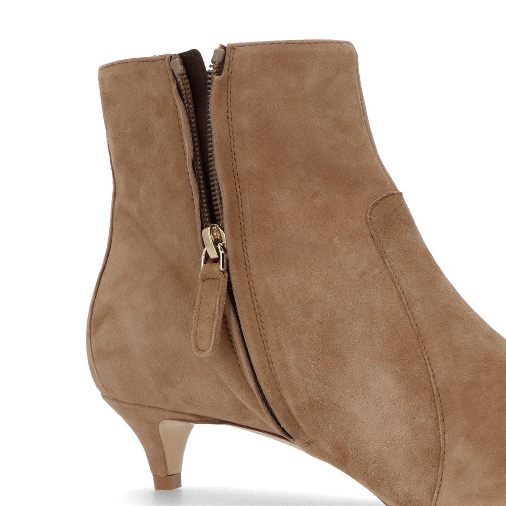 TOD’S ショートブーツブーツ ベージュ スエード ローヒール