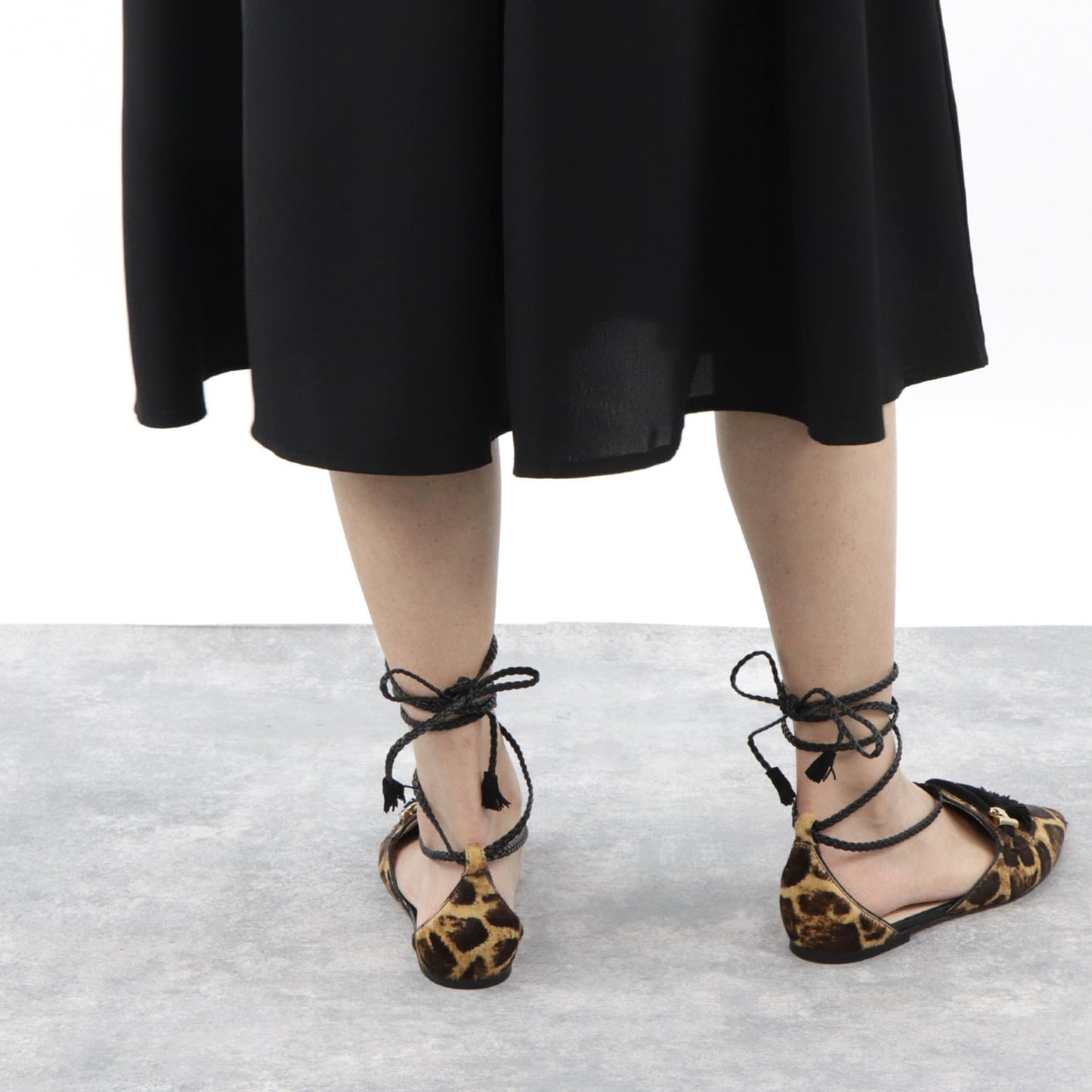 トッズ シューズ パンプス レディース ブラウン ヒールなし Tバックル レオパード ヒョウ柄 ハラコ ストラップ タッセル フラット XXW19B0BJ71LAS