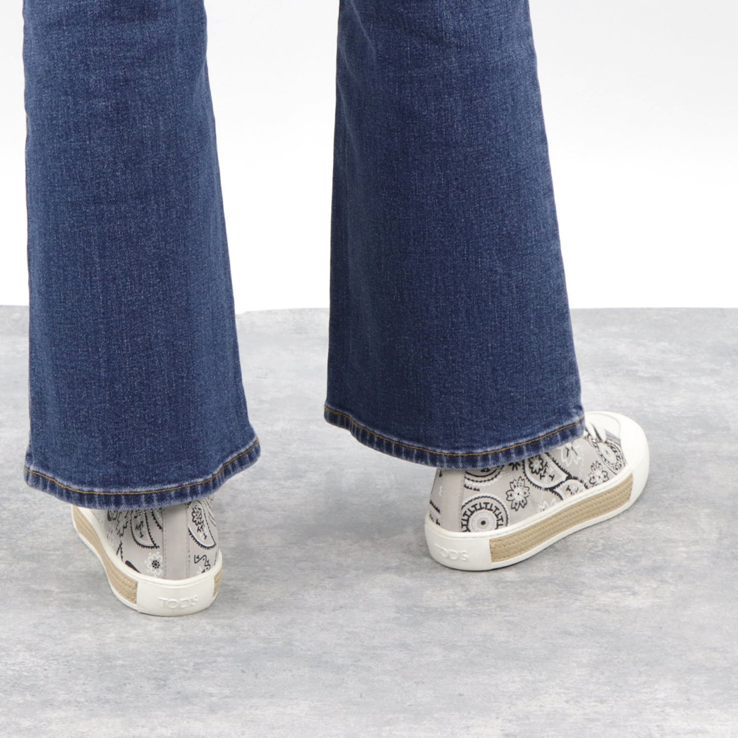 トッズ シューズ スニーカー ローカット XXW26A0T640GPQ