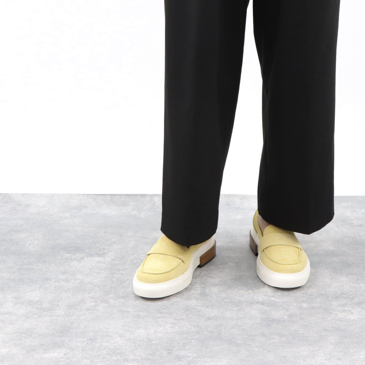 トッズ レザーシューズ ローファー XXW92B0Y410RE0