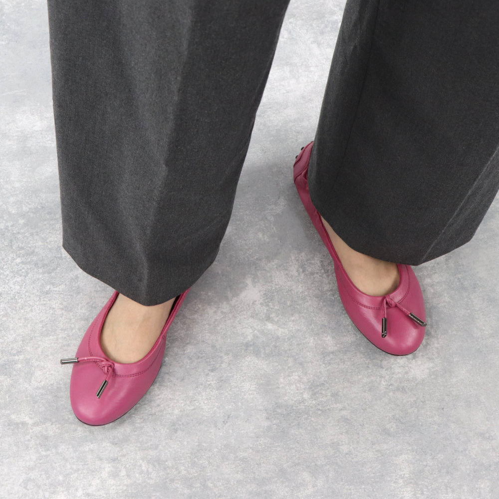 トッズ バレエシューズ XXW0HI0346Z1W0 リボン