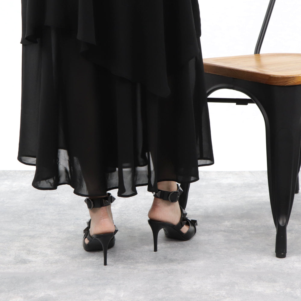 ヴァレンティノ パンプス ローマンスタッズ アンクルストラップ