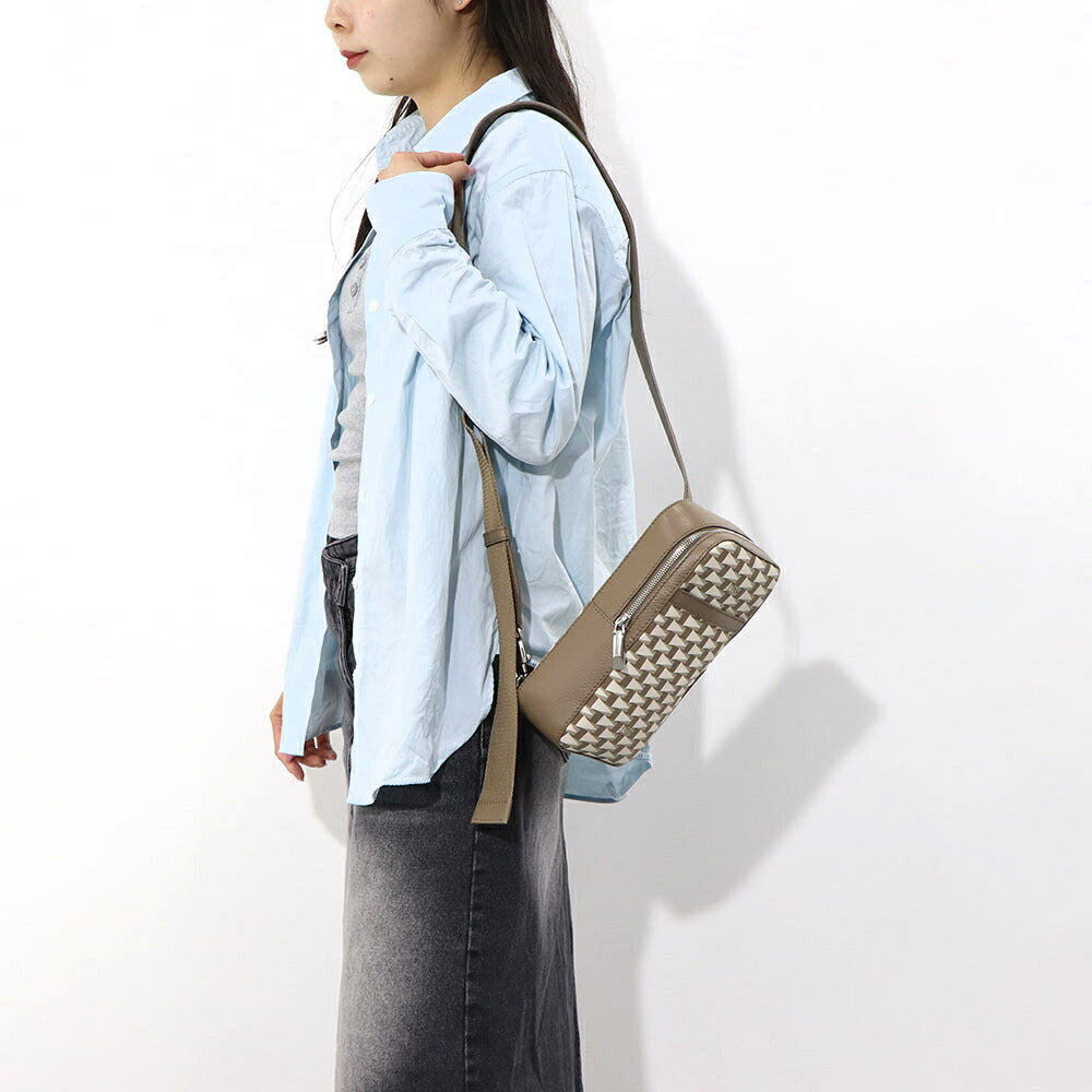 バリー BALLY バッグ ショルダーバッグ ユニセックス PENNANT SLING グレー系 レザー メンズ レディース シルバー金具 ロゴ ペナントモチーフ 761346608273
