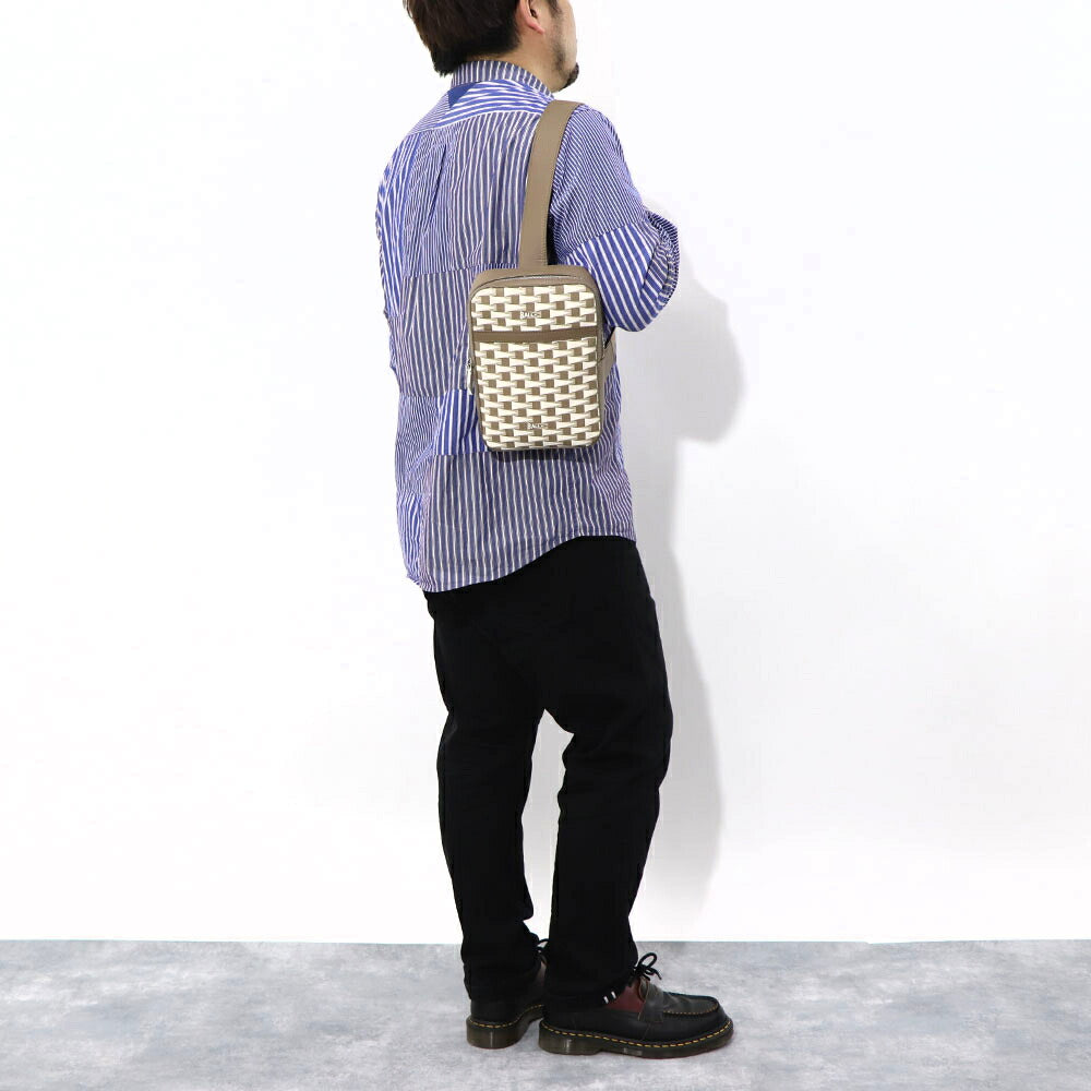 バリー BALLY バッグ ショルダーバッグ ユニセックス PENNANT SLING グレー系 レザー メンズ レディース シルバー金具 ロゴ ペナントモチーフ 761346608273