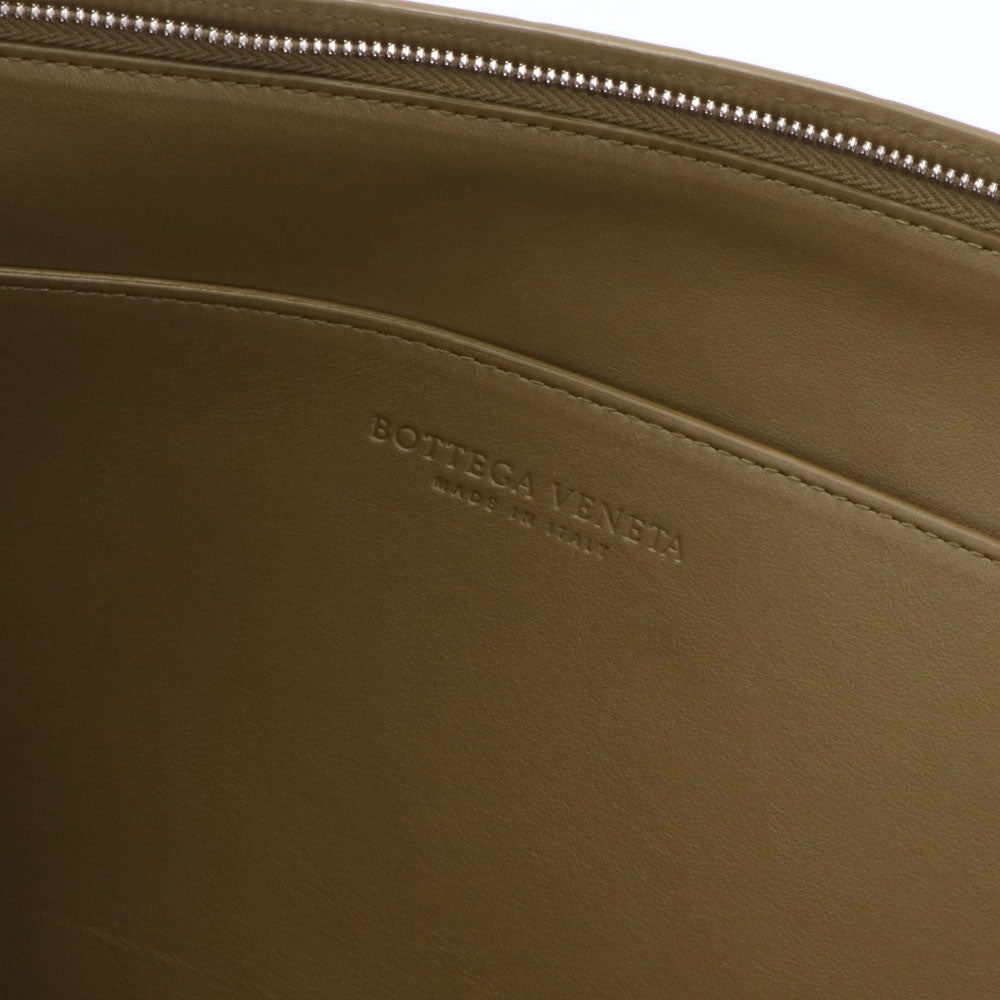 ボッテガ ヴェネタ BOTTEGA VENETA バッグ クラッチバッグ メンズ Intrecciato Half Zipped Pouch カーキ カーフスキン イントレチャート ハーフジップポーチ コントラストカラー 607479 VCPQ3