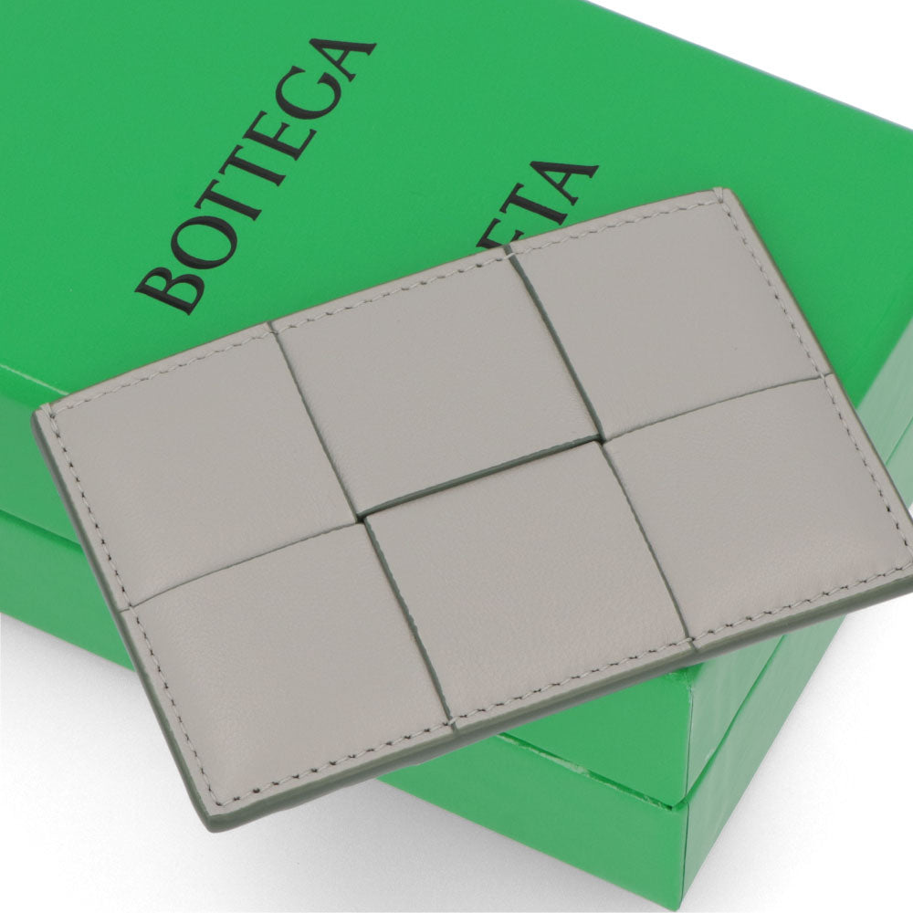 ボッテガ ヴェネタ BOTTEGA VENETA 雑貨 カードケース ユニセックス CASSETTE カセット グレー ラムスキン メンズ レディース マキシイントレチャート 定期入れ パスケース ロゴ シンプル 742693 V2PN1