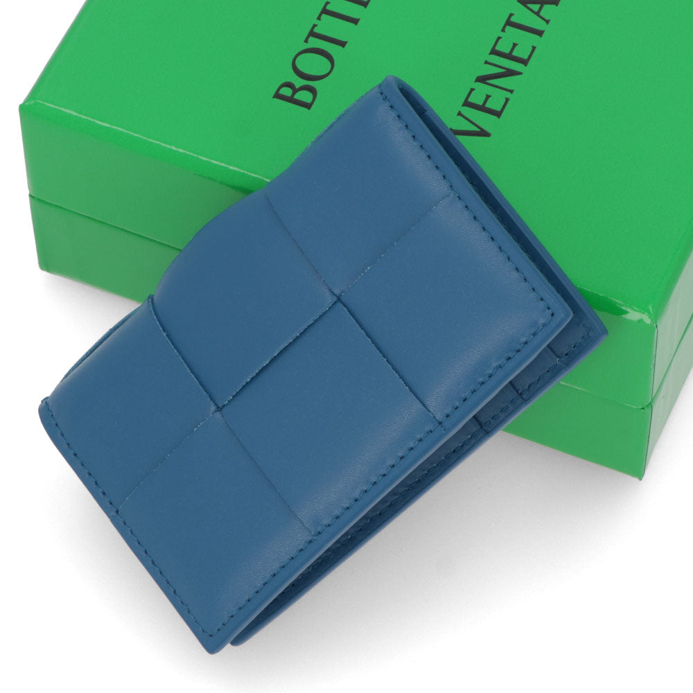 ボッテガ ヴェネタ BOTTEGA VENETA 雑貨 カードケース ユニセックス CASSETE カセット ブルー カーフスキン マキシイントレチャート 定期入れ パスケース ミニ財布 ロゴ メンズ レディース 748053 VBWD2