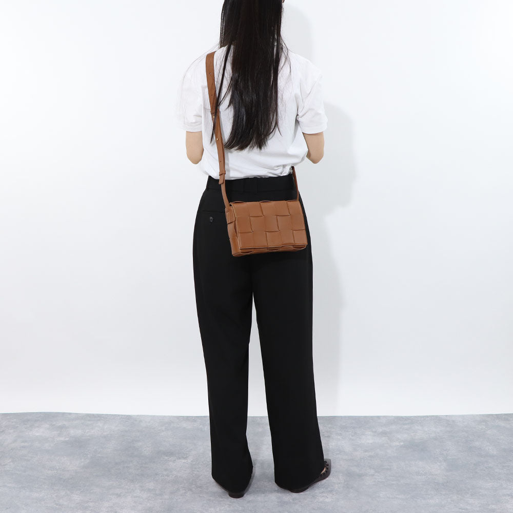 ボッテガ ヴェネタ BOTTEGA VENETA バッグ ショルダーバッグ レディース CASSETTE NAPPA ブラウン ベージュ ラムレザー クロスボディバッグ ボックス型 クラッチバッグ ショルダーバッグ 578004 VMAY1