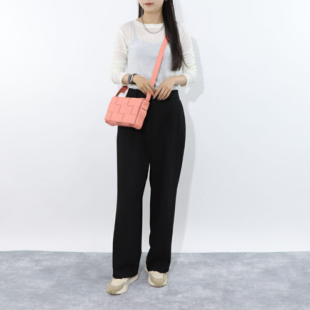 ボッテガ ヴェネタ BOTTEGA VENETA バッグ ショルダーバッグ レディース CASSETTE NAPPA パープル ホワイト サーモンピンク ラムレザー クロスボディバッグ ボックス型 クラッチバッグ ショルダーバッグ 578004 VMAY1