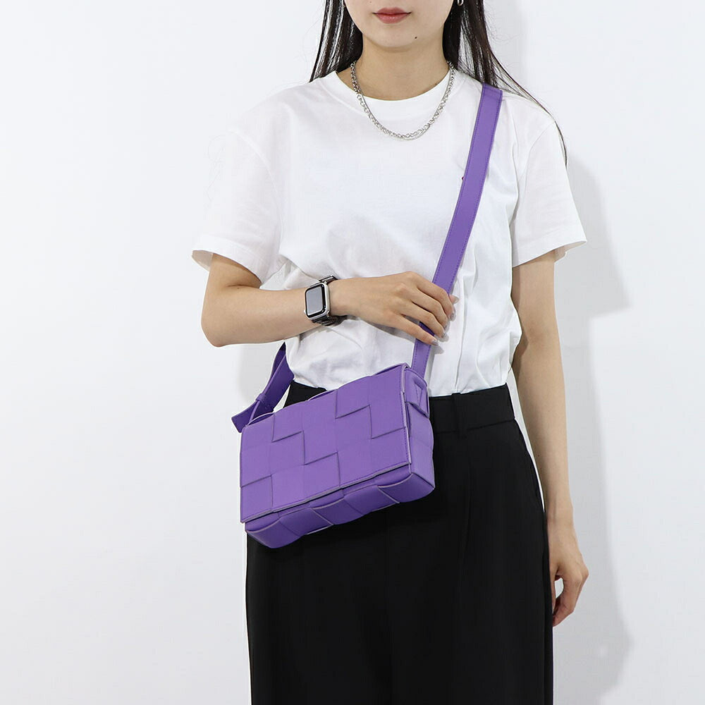 ボッテガ ヴェネタ BOTTEGA VENETA バッグ ショルダーバッグ レディース CASSETTE NAPPA パープル ホワイト サーモンピンク ラムレザー クロスボディバッグ ボックス型 クラッチバッグ ショルダーバッグ 578004 VMAY1