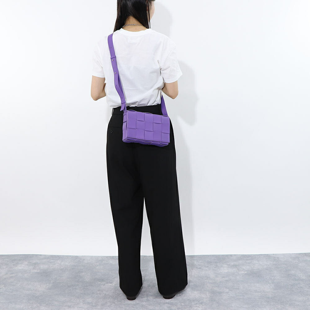 ボッテガ ヴェネタ BOTTEGA VENETA バッグ ショルダーバッグ レディース CASSETTE NAPPA パープル ホワイト サーモンピンク ラムレザー クロスボディバッグ ボックス型 クラッチバッグ ショルダーバッグ 578004 VMAY1