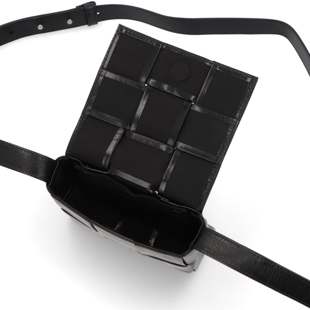 ボッテガ ヴェネタ BOTTEGA VENETA バッグ ショルダーバッグ ユニセックス CANDY CASSETTE ブラック 牛革 ナイロン ショルダーバッグ クロスボディバッグ キャンディーカセット ミニバッグ マキシイントレチャート 667048 VCQ72