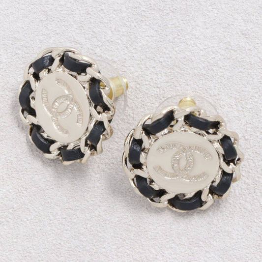CHANEL ピアス ゴールド レザー CCマーク チェーン