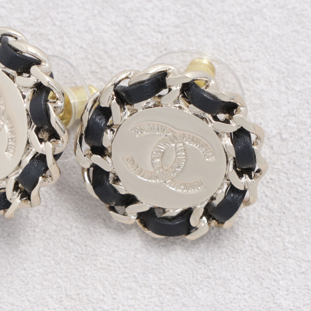 CHANEL ピアス ゴールド レザー CCマーク チェーン