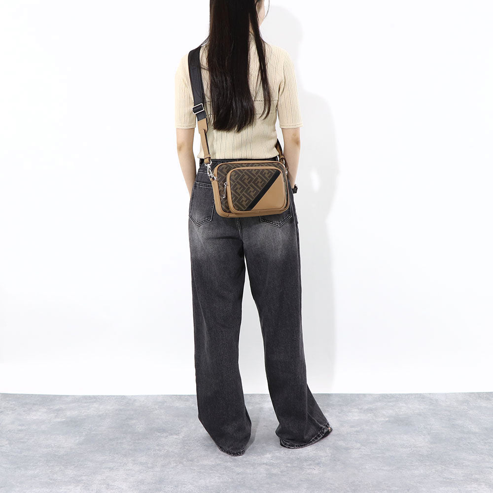 フェンディ FENDI バッグ ショルダーバッグ レディース CAMERA CASE DUO カメラケース ドゥオ ブラウン系 カーフレザー キャンバス ロゴ FF柄 ズッカ柄 7VA607 ALKA