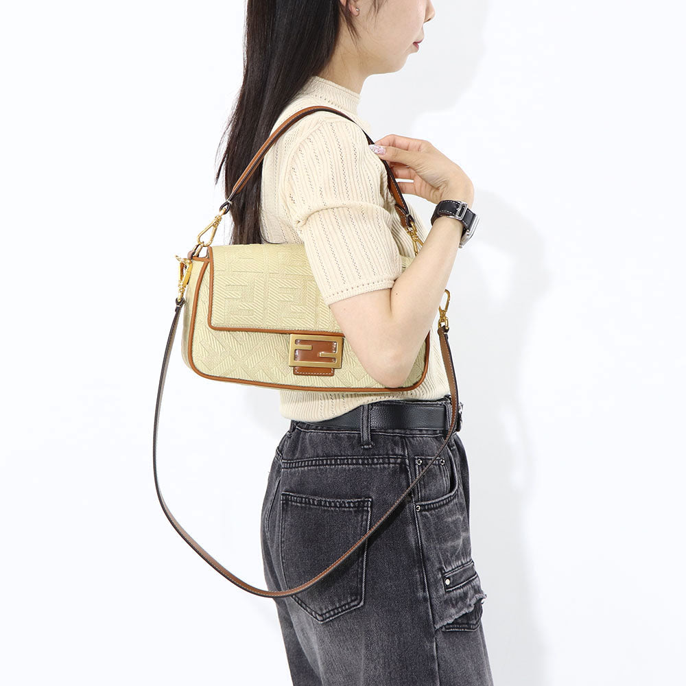 Fendi レザー　ショルダーバッグ　バゲットスリムクラッチ バゲット スリム クラッチ ファブリック ブラウン | Fendi