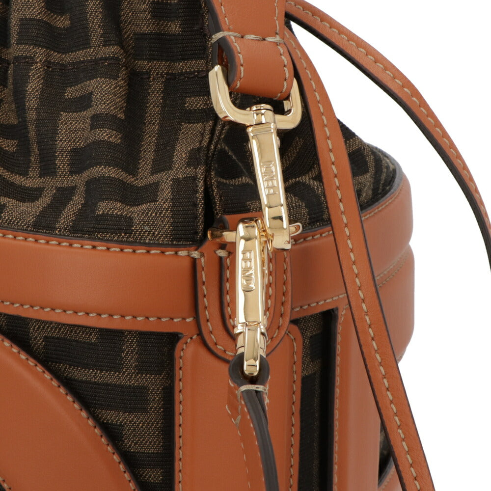 FENDI ショルダーバッグ ステップアウト ミディアム