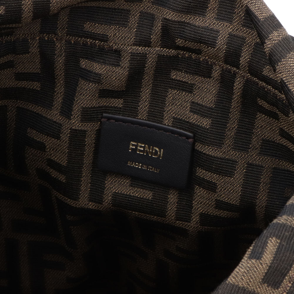 FENDI ショルダーバッグ ステップアウト ミディアム