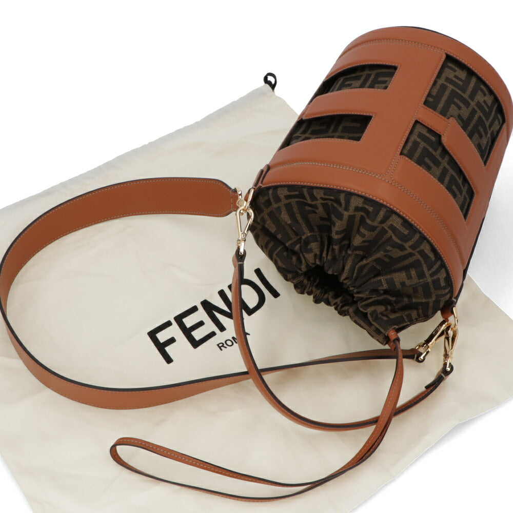 FENDI ショルダーバッグ ステップアウト ミディアム