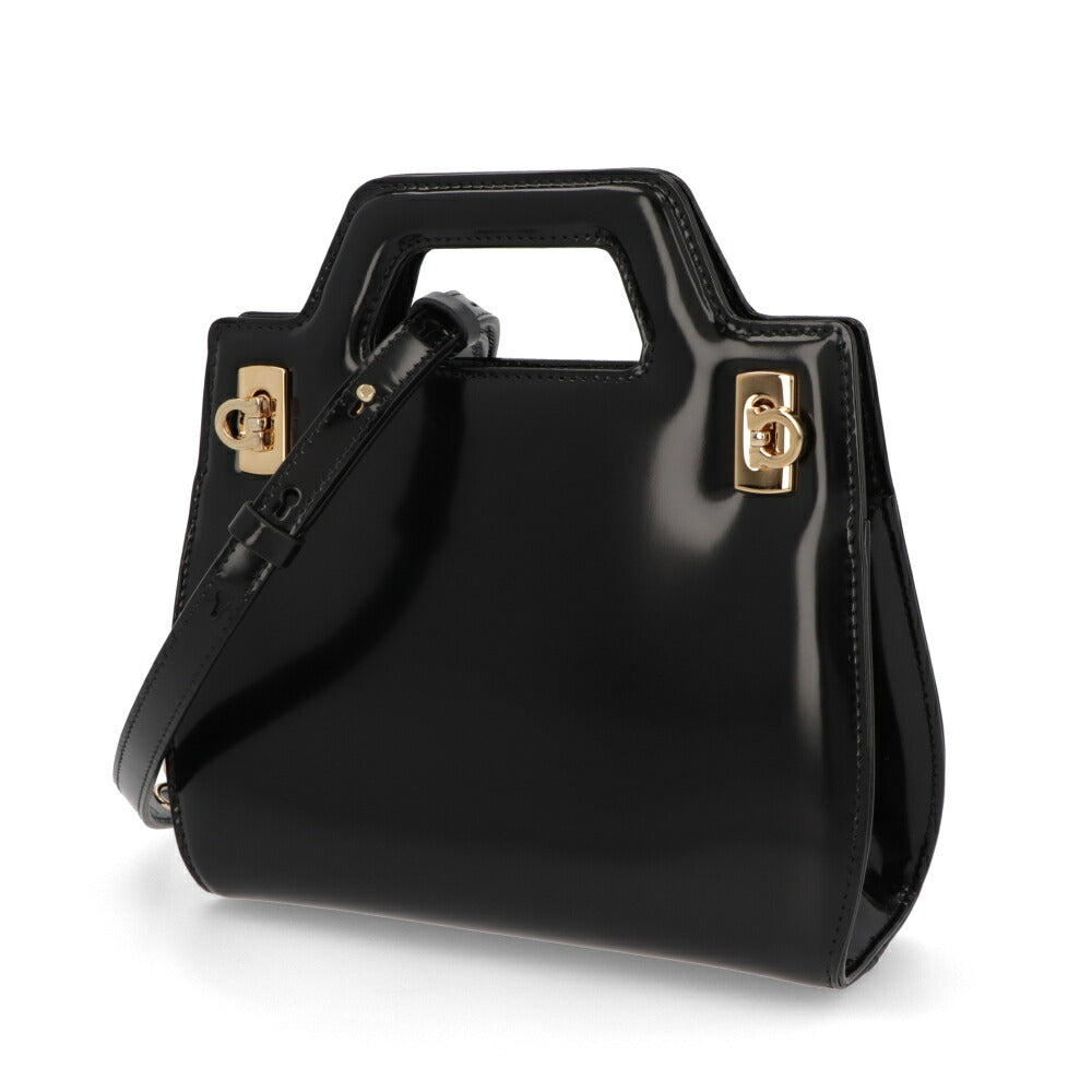 FERRAGAMO ショルダーWANDA ブラック レザー ワンダ ゴールド金具