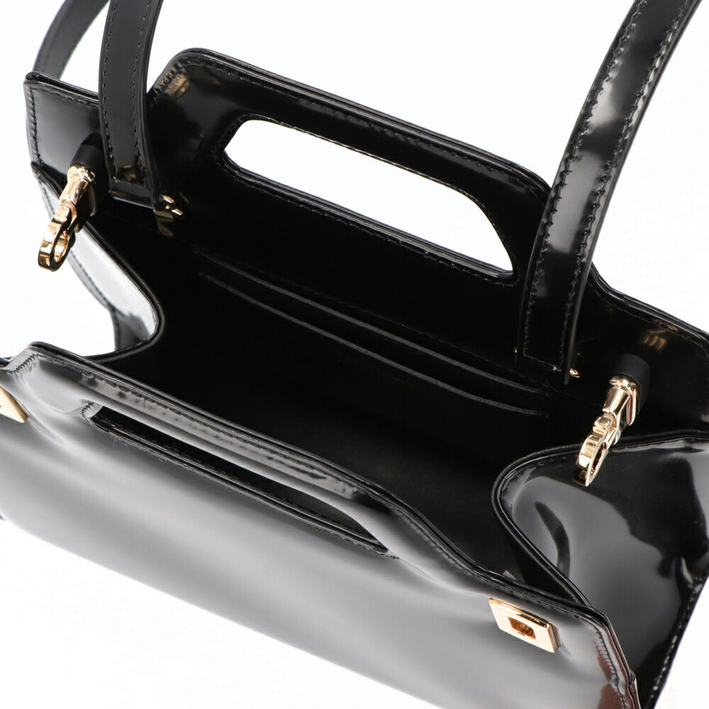 FERRAGAMO ショルダーWANDA ブラック レザー ワンダ ゴールド金具