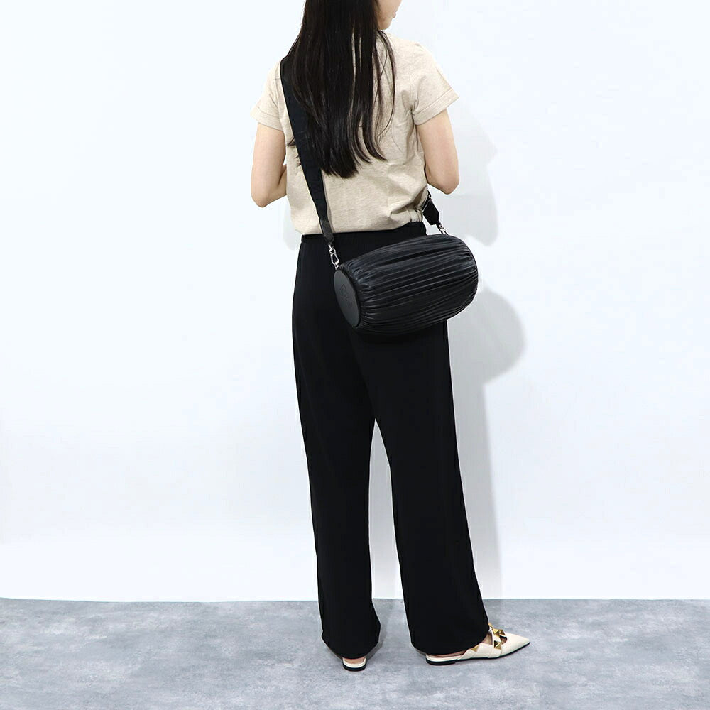 ロエベ LOEWE バッグ ショルダーバッグ レディース ブレスレットポーチ ブラック ラムスキン レザー ハンドバッグ 2way アナグラム ロゴ ブラック A912Y98X10
